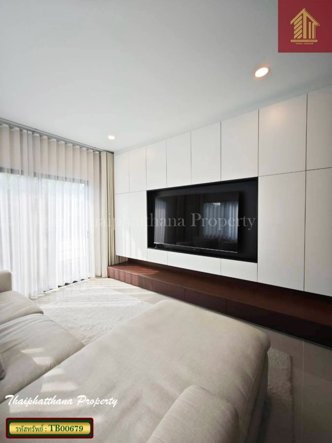 - หมู่บ้านเพอร์เฟค พาร์ค สุวรรณภูมิ ร่มเกล้า เฟส 5 บ้านเดี่ยวสภาพใหม่เอี่ยม