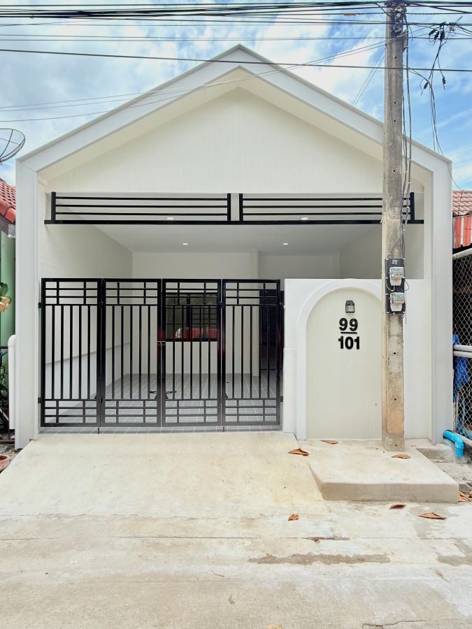 - หมู่บ้านเกษมทรัพย์ ถนนเมน (โทรสอบถามราคา)