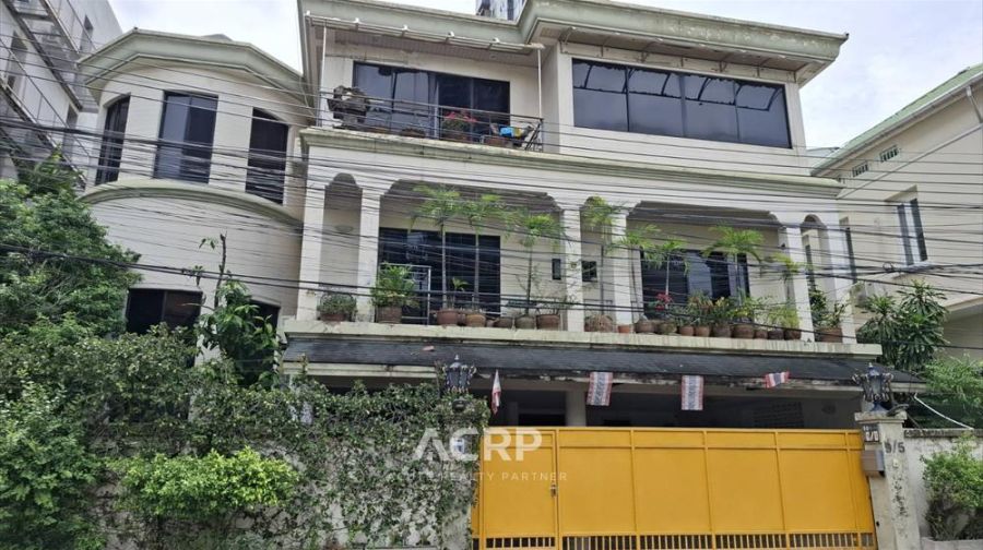 - ขายบ้านพร้อมที่ดินขนาด 94 ตร.ว. ซอยสุขุมวิท38