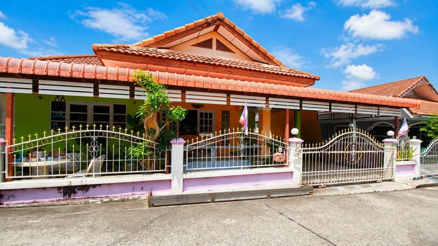 - ลดราคาเหลือ 1.99 ล้าน!บ้านเดี่ยว 61 ตร.วา หมู่บ้านราชนุช14 ติดถนนสุขุมวิท ใกล้โรบินสัน บ้านฉาง ระยอง