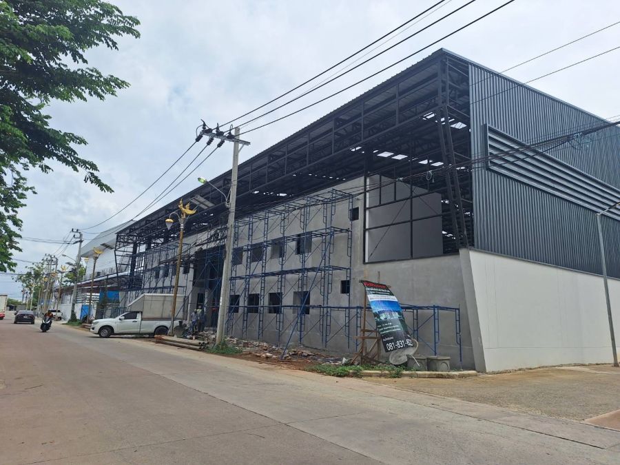- ให้เช่าโกดังใกล้สนามบินสุวรรณภูมิ บางนา กม 12 ถนนกิ่งแก้ว สร้างใหม่พื้นที่ 1,000 ตารางเมตร รวมออฟฟิศ
