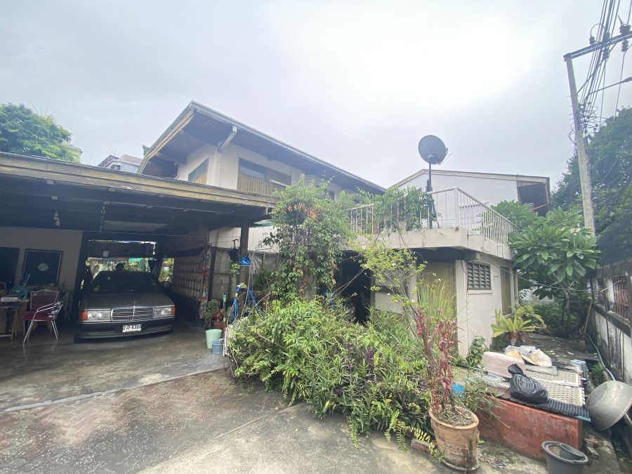 - พระราม 6 อารีย์สัมพันธ์ | ใกล้ BTS อารีย์ BTS สนามเป้า | Land with Building for Sale