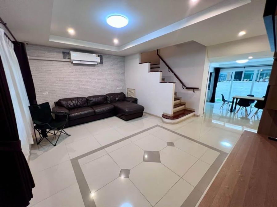 - พื้นที่ใช้สอยใหญ่ 192 ตร.ม.! ปล่อยเช่าทาวน์โฮม 3 ชั้น ศุภาลัย พาร์ควิลล์ รามอินทรา 23 ขนาด 3 ห้องนอน Built-in แอร์ครบทั้ง 3 ชั้น ต่อเติมโรงรถไวนิล
