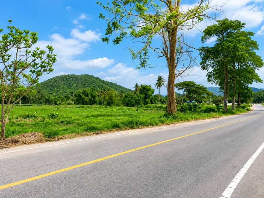 - ขายที่ดิน 6 ไร่ 2 งาน 77 ตร.ว. ติดถนนใหญ่ แปลงมุม วิวภูเขา ติดคลองธรรมชาติ ทำเลดี