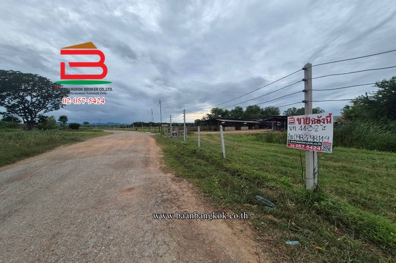 - ที่ดินเปล่า กฤษดาฟาร์ม ทางไปวัดห้วยมงคล เนื้อที่ 17-0-30 ไร่ ถนนเพชรเกษม ตำบลทับใต้ อำเภอหัวหิน จังหวัดประจวบคีรีขันธ์