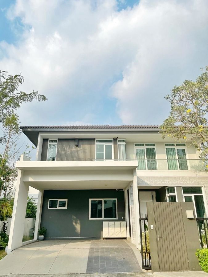 - ขายบ้านเดี่ยว มัณฑนา Westgate ใกล้ Central Westgate | 70 ตร.ว. | 4 ห้องนอน 6 ห้องน้ำ | 11.9 ล้าน