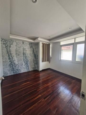 - ให้เช่าบ้านเดี่ยว2 ชั้น ใกล้เดอะไนน์หมู่บ้านเสรี พระราม 9 ซอย 60 7 ห้องนอน 8 ห้องน้ำ 1 ห้องแม่บ้านและห้องน้ำแยกต่างหาก