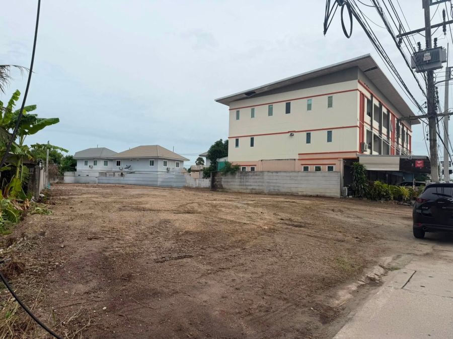 - ขายที่ดินซอยวัดท้องคุ้ง-นาเขื่อน ติดถนนสุขสามารถ 370 ตรว. ต.นาป่า ใกล้โรบินสัน3กม. อ.เมืองชลบุรี