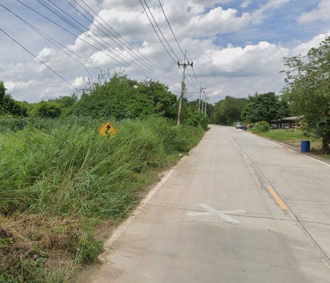 - ขายที่ดินท่าบุญมี 2 ไร่ ติดถนนคอนกรีต ใกล้ถนนเส้น331-200เมตร อ.เกาะจันทร์ จ.ชลบุรี