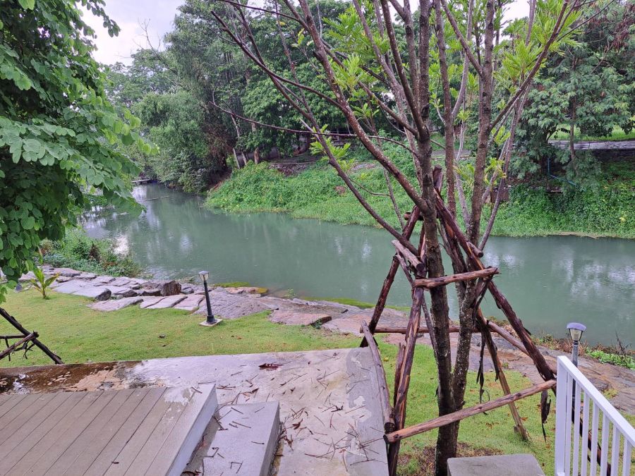 - ขายบ้านพักตากอากาศปากช่อง-เขาใหญ่ ติดธารน้ำธรรมชาติ บรรยากาศเงียบสงบ ร่มรื่น อากาศเย็นสบายตลอดปี หิ้วกระเป๋าพร้อมอยู่ได้เลย