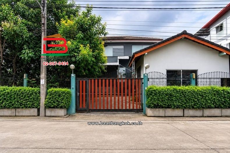 - โฮมออฟฟิศ 2 ชั้น เนื้อที่ 112 ตร.ว. ซอยรามอินทรา 5 แยก 18, แยกศาลเจ้าพ่อเสือ(สายหยุด) ถนนรามอินทรา แขวงท่าแร้ง เขตบางเขน