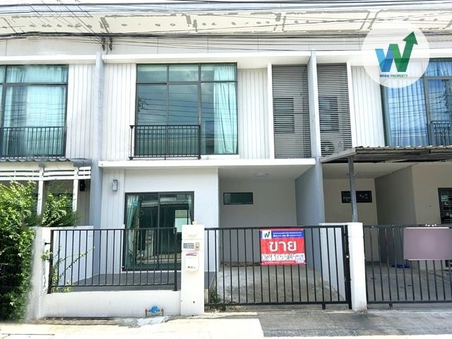 - ขายทาวน์เฮ้าส์ 17.5 ตร.ว. 3 ห้องนอน 2 ห้องน้ำ 1 ที่จอดรถ มบ.พฤกษาวิลล์ศรีสมาน ใกล้โรบินสันศรีสมาน