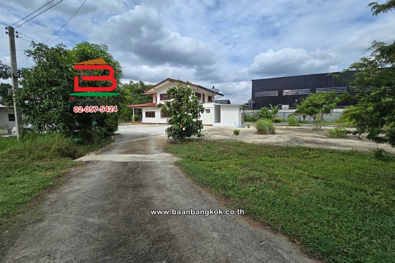 - ที่ดินพร้อมบ้าน เนื้อที่ 2-3-9 ไร่ ซอยสายไหม 85, ซอยหทัยราษฎร์ 11 ถนนสายไหม ตำบลลาดสวาย อำเภอลำลูกกา ปทุมธานี