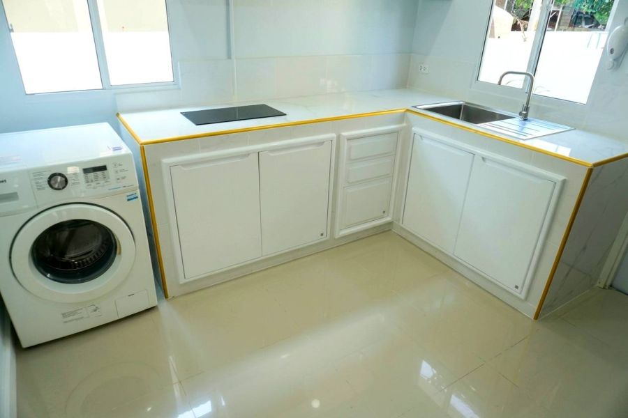 - ขายบ้านเดี่ยวรีโนเสทใหม่(หลังมุม) 2 ชั้น ตกแต่งฟรีเฟอร์ พร้อมอยู่