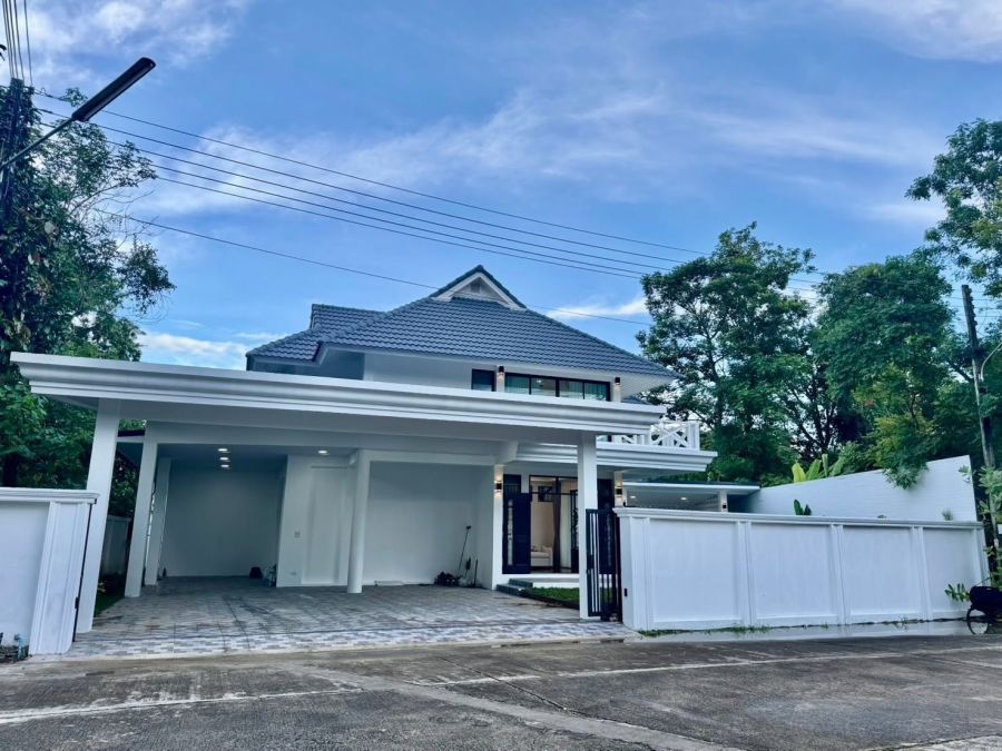 - ขายบ้าน พูลวิลล่า Modern styleใกล้เมือง เชียงใหม่ ใกล้สี่แยกราชพฤกษ์เชียงใหม่