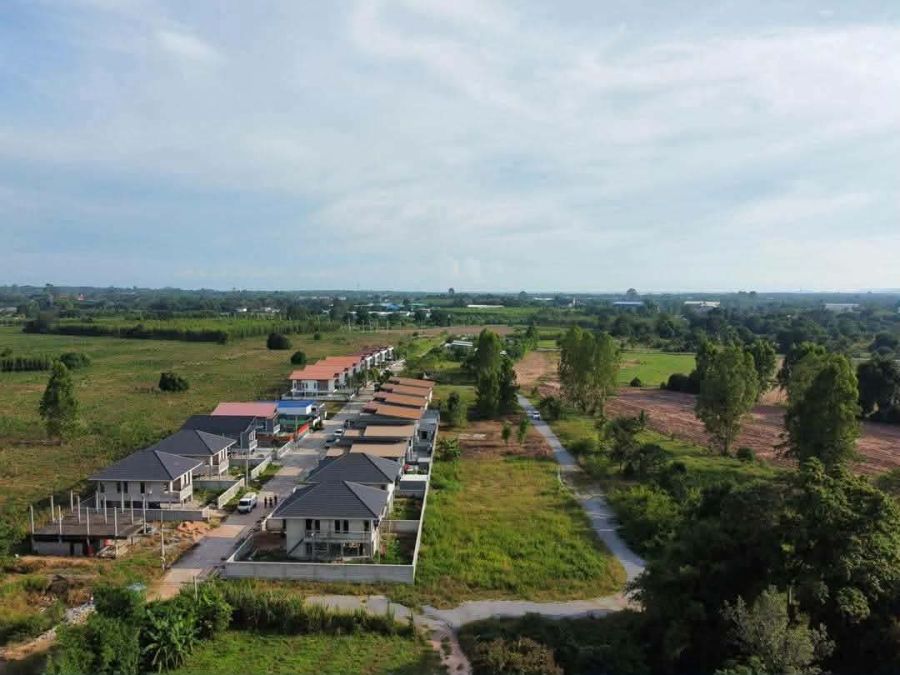 - Land for sale ขายที่ดินบ้านฉาง 201 ตรว. แปลงมุม สำนักท้อน ระวางสวย