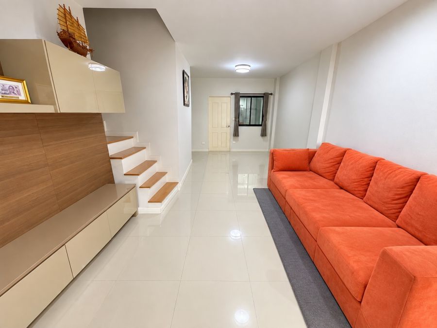 - ขายทาวน์โฮม โครงการ Time Home Hua Mak 21 (ขายตามสภาพ)