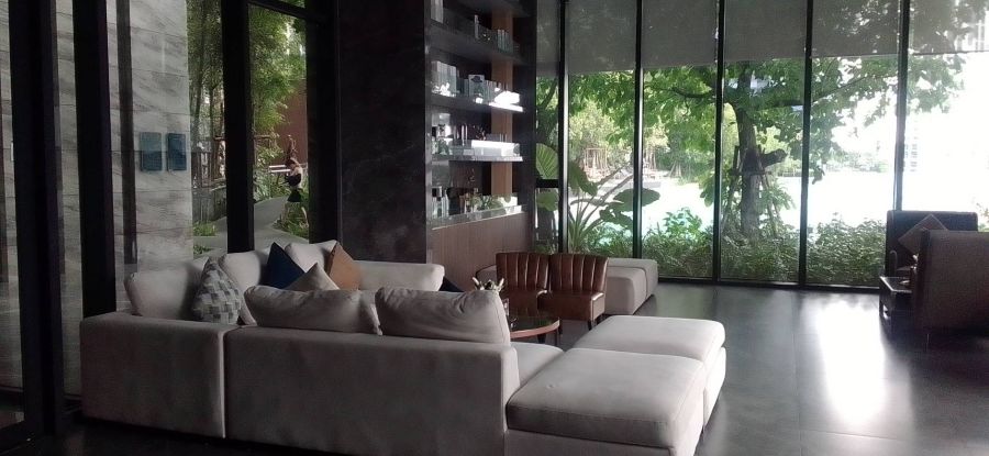 - Condo for sale at One9Five Rama 9, 100 sq.m., Features resort-style common areas; near MRT Rama 9, Bangkok. ขายคอนโดที่ส่วนกลางสวยเหมือนพักในรีสอร์ต