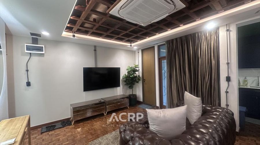 - คอนโด 2 ห้องนอนให้เช่า ทองหล่อ | 100 ตร.ม. | Brown Brick Thonglor