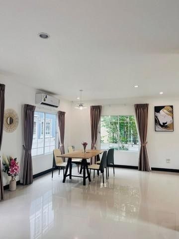 - เช่า บ้านเดี่ยว หมู่บ้าน นลินวิลล์5 ใกล้ บิ๊กซี ฟู้ดเพลส เคหะร่มเกล้า ใกล้ร้านสะดวกซื้อ เดินทางสะดวก