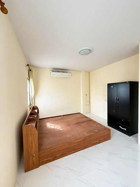 - The Living บ้านฉาง ระยอง บ้านหลังมุม พร้อมอยู่