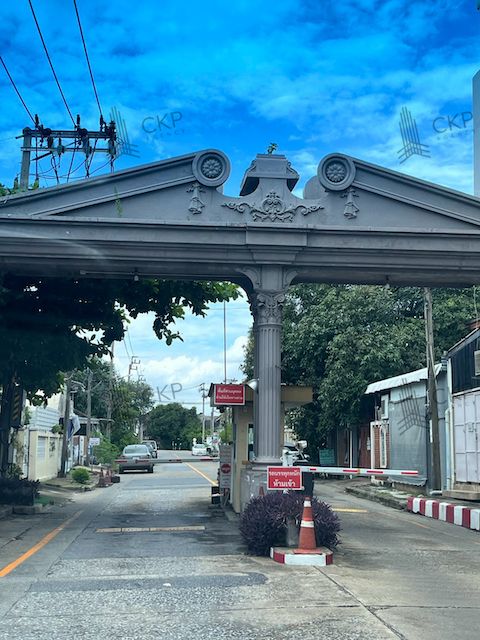 - ขายบ้านเดี่ยว 2 ชั้น ป.ผาสุข พื้นที่กว้าง 111 ตร.วา ทำเลบรมราชชนนี พุทธมณฑลสาย 2 ฟังก์ชันครบ เหมาะสำหรับครอบครัวที่ต้องการบ้านหลังใหญ่