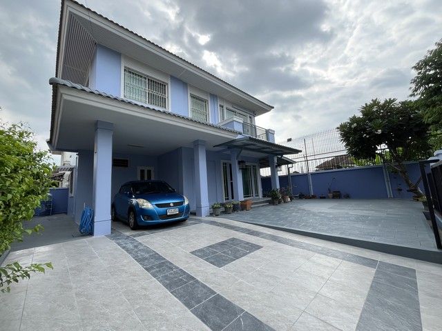 - ขายบ้านเดี่ยว 2 ชั้น ม.บ้านสีวลี ปิ่นเกล้า-สาทร บ้านหลังริม โครงการ LH