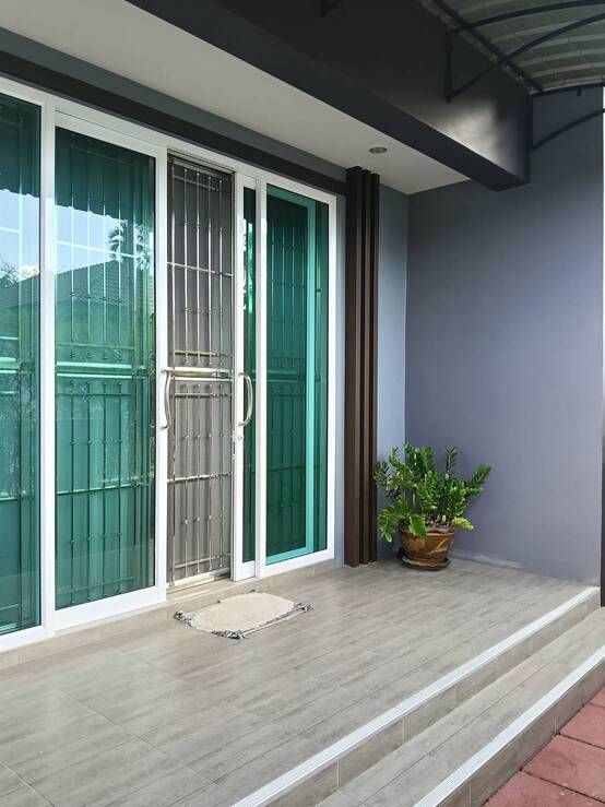 - ขายบ้านเดี่ยวชั้นเดียว เนื้อที่กว้าง 87 ตร.ว. ทำเลติดถนนใหญ่ โครงการหมู่บ้านร่มรื่น 3 ต.บ้านควน อ.เมือง จ.ตรัง