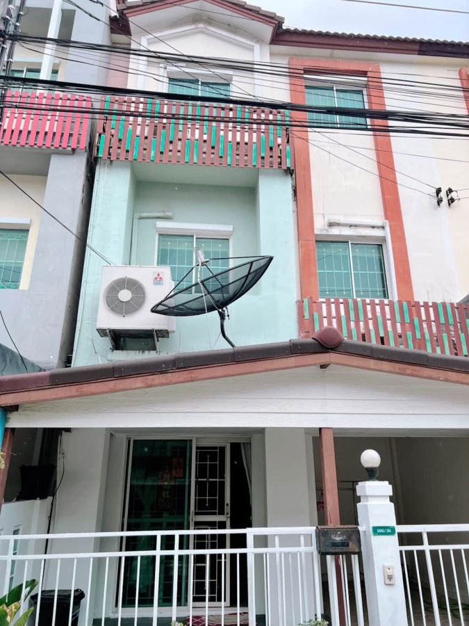 - ทาวน์เฮ้าส์3ชั้น บ้านสวย พหลโยธิน-วัชรพล 3ห้องนอน