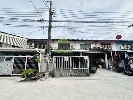 - บ้านเคหะร่มเกล้า 29 ทาวน์เฮ้าส์น่าอยู่ ทำเลลาดกระบัง เดินทางสะดวก เหมาะกับครอบครัวเริ่มต้น