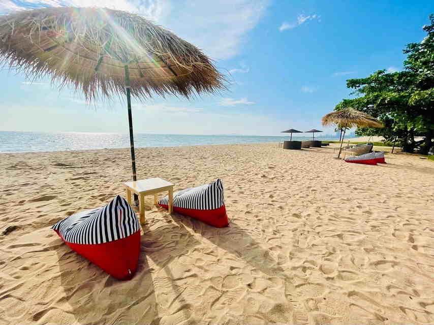 - Grand Florida Beachfront Resort Pattaya คอนโดสไตล์รีสอร์ตติดทะเล