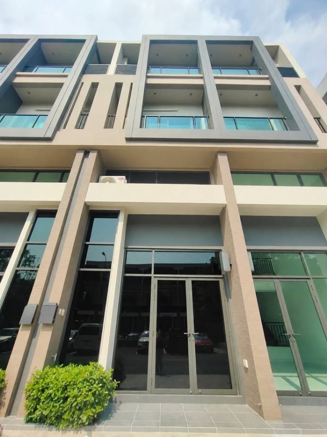- ขายโฮมออฟฟิศ 3.5ชั้น โครงการ Workplace เพชรเกษม 81-2 เขตหนองแขม กรุงเทพมหานคร