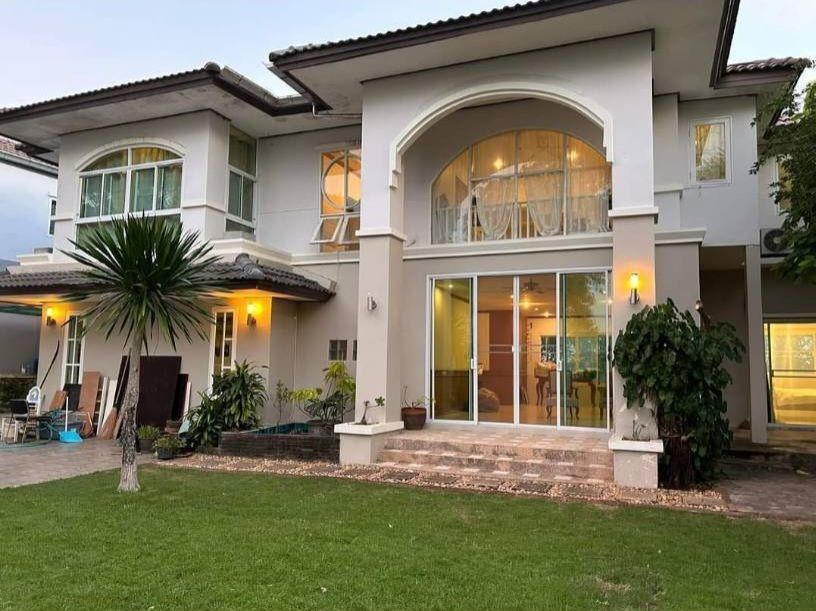 - ให้เช่า บ้านหลังใหญ่ 100 ตร.วา 5 ห้องนอน 4 ห้องน้ำ ใกล้ทะเลหาดพยูน บ้านฉาง ระยอง