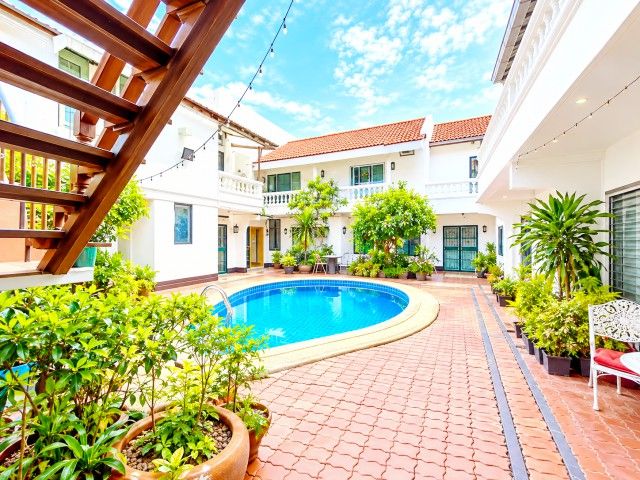 - คฤหาสน์ โรงแรม 2 3 ชั้น Pool Villa 19นอน 19น้ำ หาดจอมเทียน 425ม. พัทยา 190ตร.วา 966ตร.ม. ตร.ม. พร้อมสระว่ายน้ำ