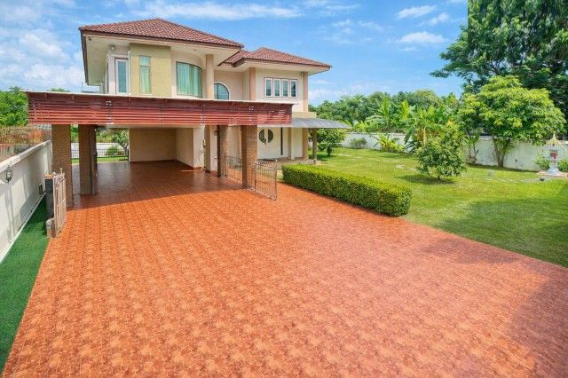 - กรุงเทพกรีฑา 4-10 บ้านเดี่ยว 2 ชั้น 4-5นอน 3น้ำ รพ.ศิริน 550 ม. 200ตร.ว. บ้านพร้อมอยู่ ห้องครัวในบ้านและครัวไทย