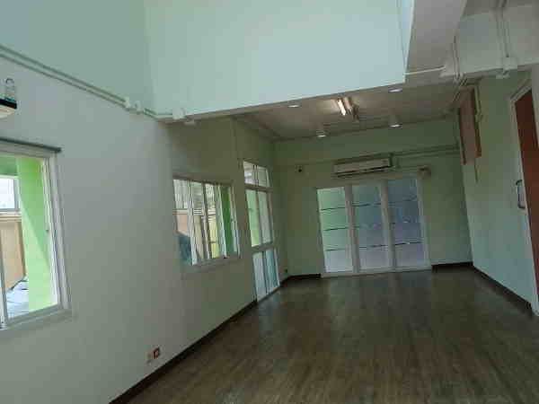 - โฮมออฟฟิศ 4 ชั้น 484 ตร.ม. ให้เช่า ย่านประเวศ