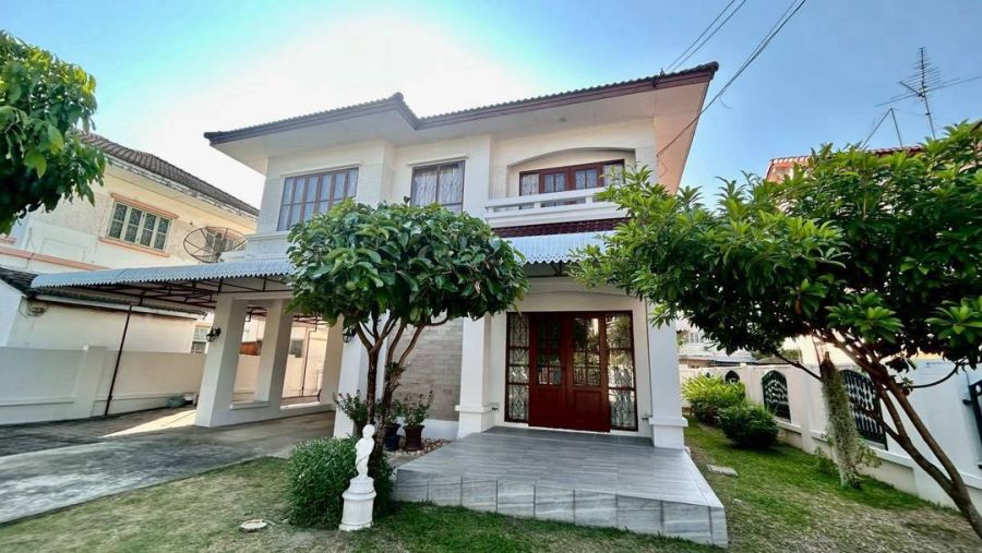 - ขายบ้านเดี่ยว 81 ตรว หมู่บ้านปาริชาติ ถนน 345 เมืองปทุมธานี ติดถนนใหญ่ 345