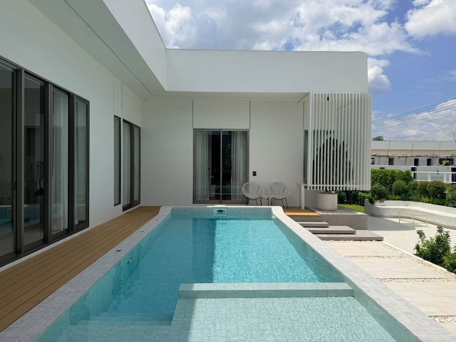 - ขาย Luxury Pool Villa ชั้นเดียว เชียงใหม่ บรรยากาศรีสอร์ต บนทำเลสันผักหวาน หางดง เชียงใหม่ สัมผัสการอยู่อาศัยที่ผสานความเรียบหรู ความเป็นส่วนตัว
