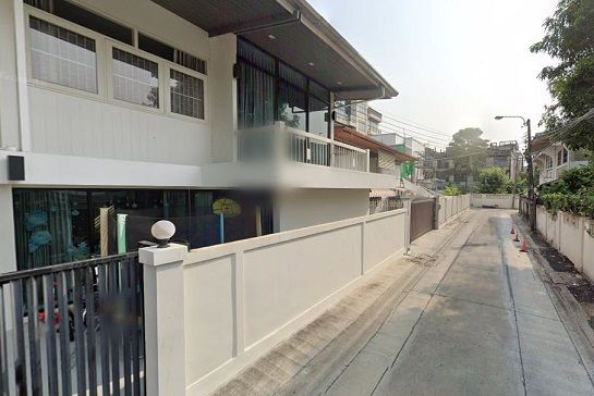 - ขายบ้านเดี่ยว 3 ชั้น สไตล์โมเดิร์น อินทามระ ใกล้ MRT สุทธิสาร