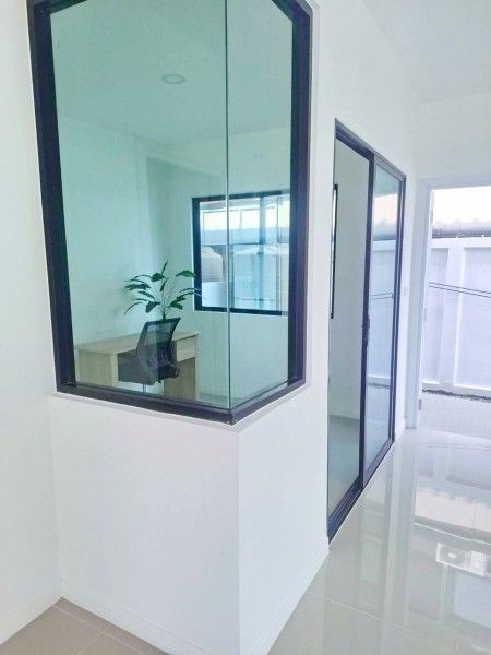 - วงแหวน-คลอง 5 ตะวันตก ทาวน์เฮาส์ 2 ชั้น 32.9 ตร.ว. 4นอน สนามกอล์ฟ อัลไพน์ กอล์ฟ คลับ 1.7กม.250 ตร.ม รพ.สนามกอล์ฟอัลไพน์ ถนนเลียบคลอง 5