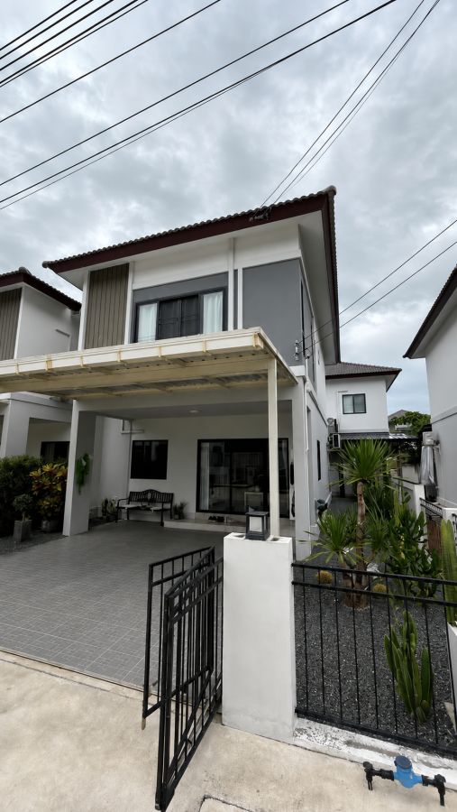 - ขายบ้านเดี่ยวสารภี เชียงใหม่ 4 ห้องนอน สมาร์ทโฮม พร้อมที่ชาร์จรถ EV เพียง 2.99 ล้าน