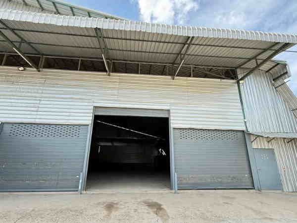 - ให้เช่าโกดังพร้อมออฟฟิศ 500 ตร.ม. ย่านบางเสร่ ติดถนน 332 แยกเจ บางเสร่
