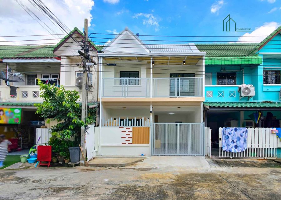 - หมู่บ้านลดาสิริ บ้านกล้วย-ไทรน้อย ถนนเมน ทำเลค้าขาย