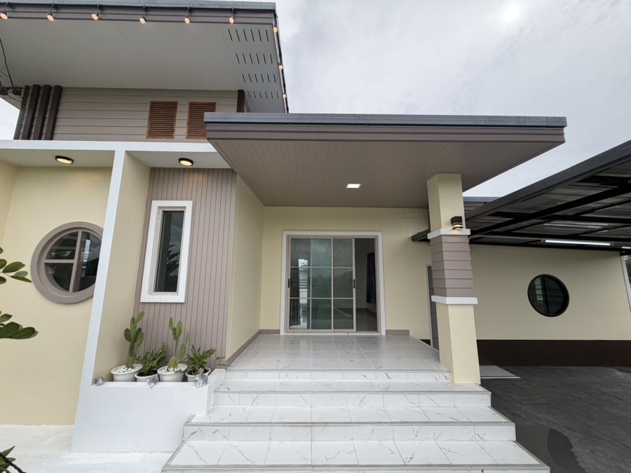 - บ้านพร้อมที่ดิน 100 ตรว. โฉนดครุฑแดง พร้อมเข้าอยู่