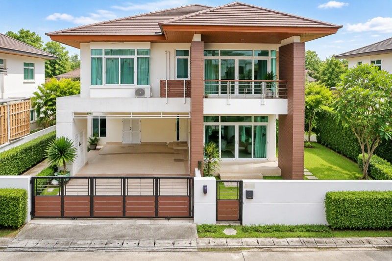 - 4-5นอน โลตัส ศรีราชา1.27กม. และเครื่องใช้ไฟฟ้าครบ 3น้ำ 108.2ตร.ว. ศรีราชา-หนองยายบู่ บ้านเดี่ยว 2 ชั้น 300 ตร.ม.พร้อมเฟอร์ฯ บูเลอวาร์ด
