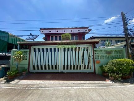 - ทาวน์เฮ้าส์ หมู่บ้านสุขสวัสดิ์นิเวศน์ 2 ทำเลพระสมุทรเจดีย์ เดินทางเข้าเมืองสะดวก