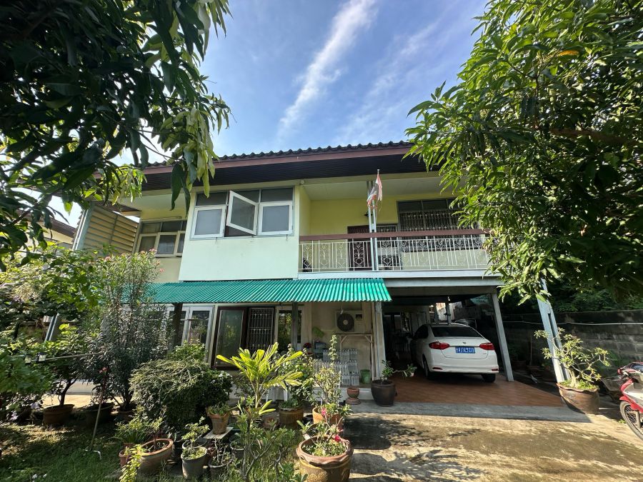 - บ้านเดี่ยว 2 ชั้น 99 ตรว. ซอยอินทามระ 32 ซอยรัชดาภิเษก17 ใกล้ MRT สุทธิสาร เพียง 950 เมตร ถ.สุทธิสารวินิจฉัย ถ.ประชาสุข