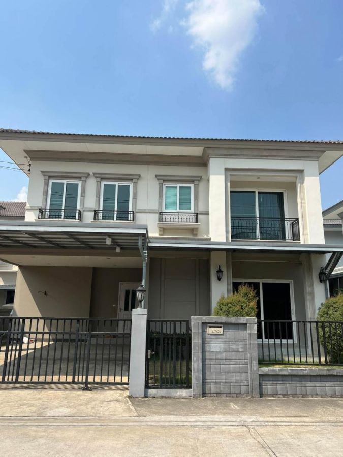 - บ้านใหม่พร้อมอยู่! ปล่อยเช่าบ้านเดี่ยว แกรนดิโอ วิภาวดี เฟอร์บิวต์อินครบ ทิศใต้รับลม ใกล้ ม.กรุงเทพ และ ม.ธรรมศาสตร์ โทรย์เวย์เพียง 2 นาที