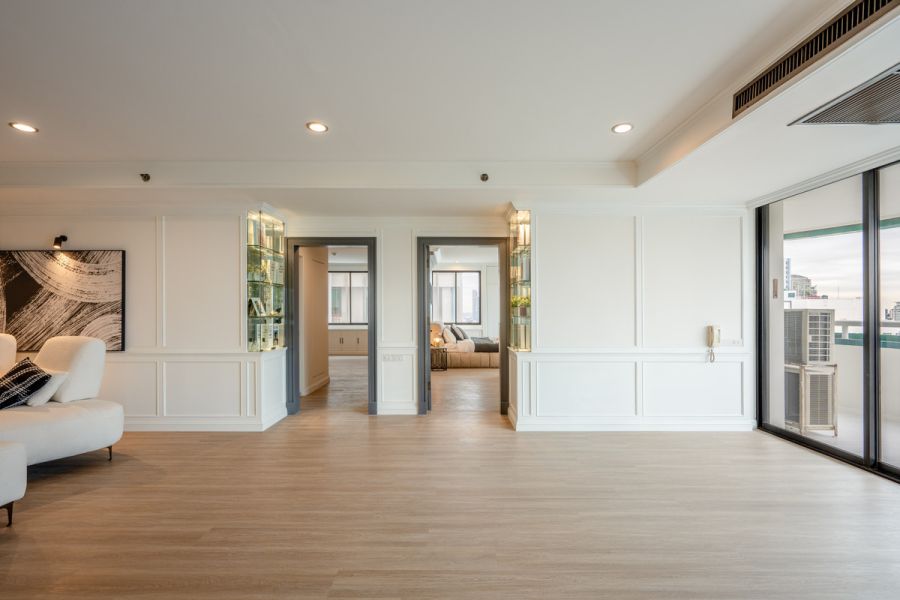 - Classic Luxury Condo for sale, newly renovated, "Las Colinas Asoke", 240 sq.m., BTS Asok and MRT Sukhumvit, Sukhumvit 21 Road ขายคอนโดหรูใกล้แยกอโศก