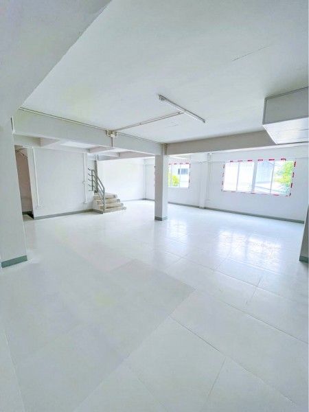 - สนามบินสุวรรณภูมิ 1.1 กม. ติดถนนอ่อนนุช ลาดกระบัง โลตัส หลวงแพ่ง 900 ม. ให้เช่าอาคารพาณิชย์ 4 ชั้น 2 คูหา 3ห้องน้ำ โชว์รูมสินค้า